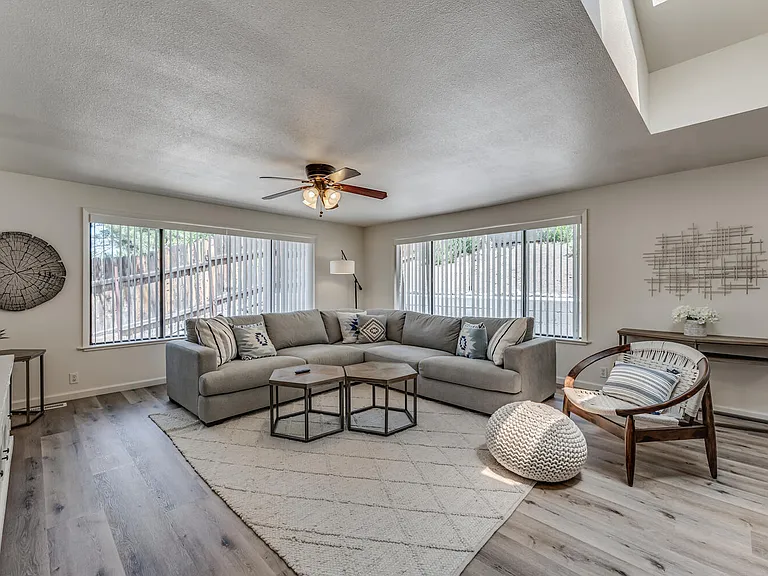 1630 Plumas St — Photo 3