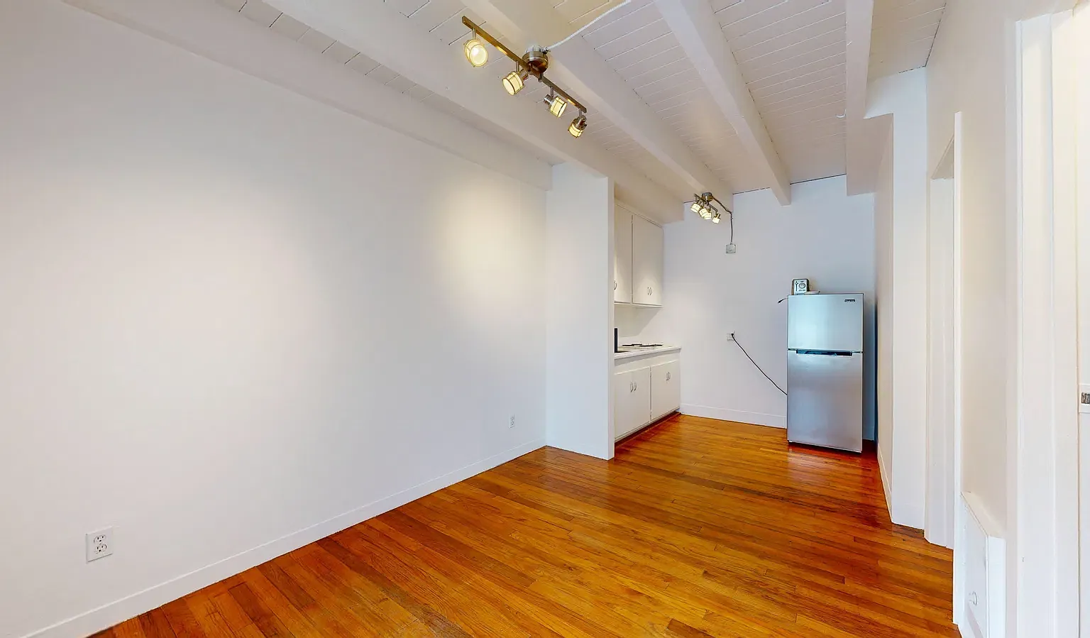 Cozy Studio Steps from Ocean Beach Outer Sunset Living! — Photo 1