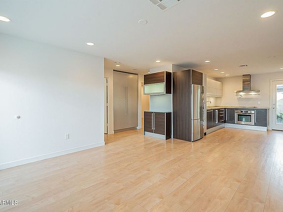 4th image of 1850 E Maryland Ave Unit 2