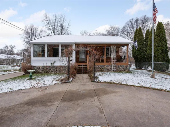 317 N Elm St NW, Sparta, MI 49345