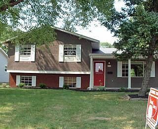 1st image of 818 Janet Dr
