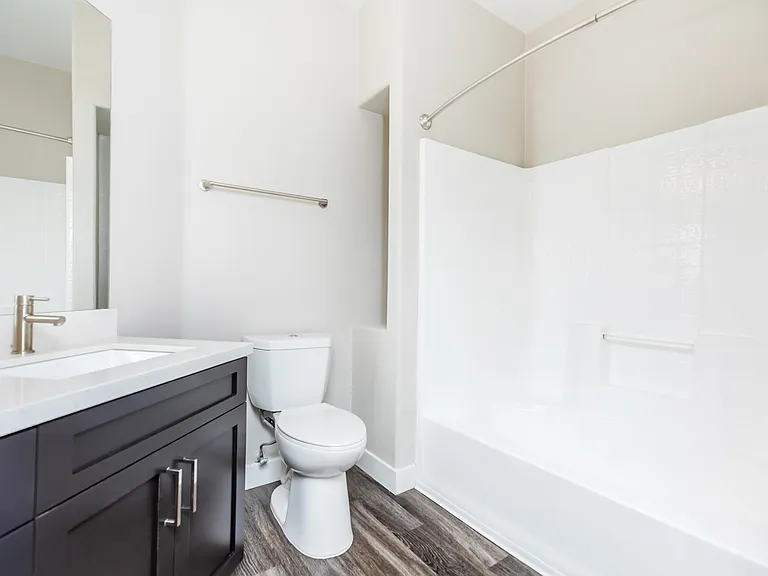 Bellecour Way Apartment Homes — Photo 17