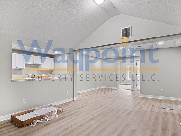 4th image of 184 Superior St APT 1