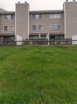 3rd image of 293 Monticello Dr