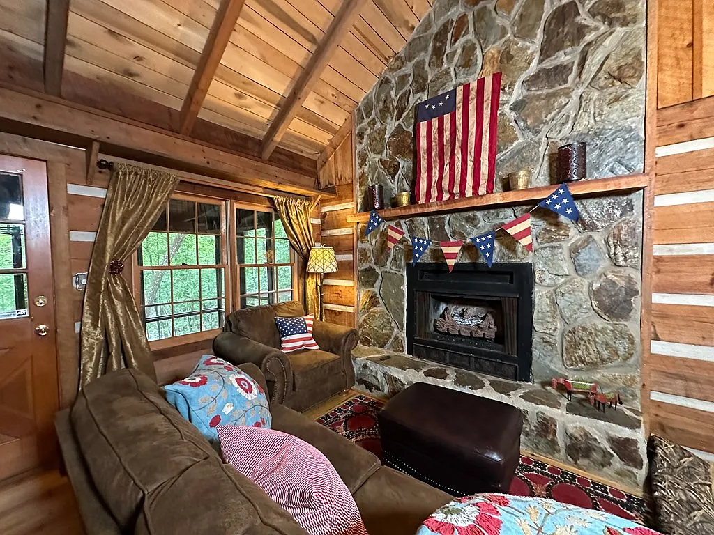 2 bed, $1,800 — Photo 2