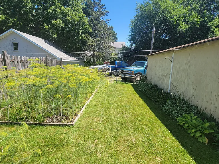 994 Oakdale Ave — Photo 14