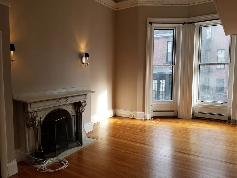26 Marlborough St #4 — Photo 2