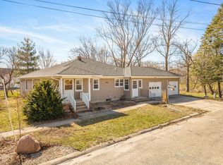 513 W 2nd St, Sumner, IA 50674