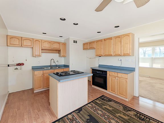 5th image of 37130 N Parma Ave