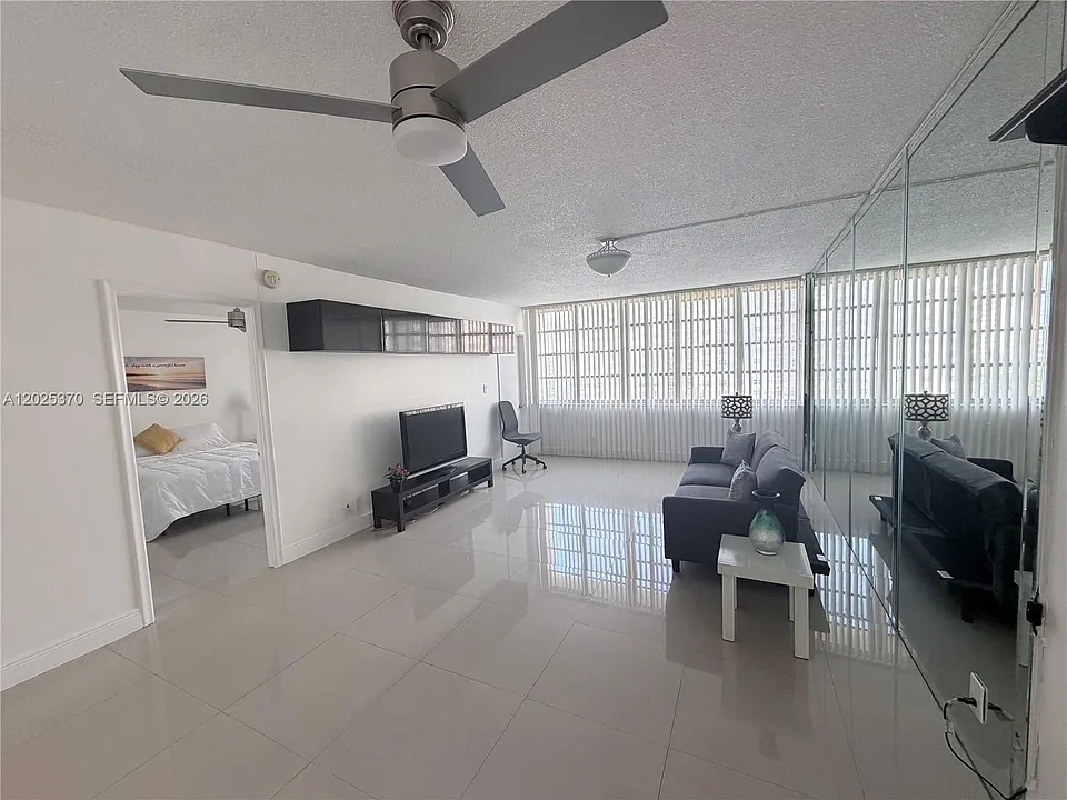 1825 S Ocean Dr #611