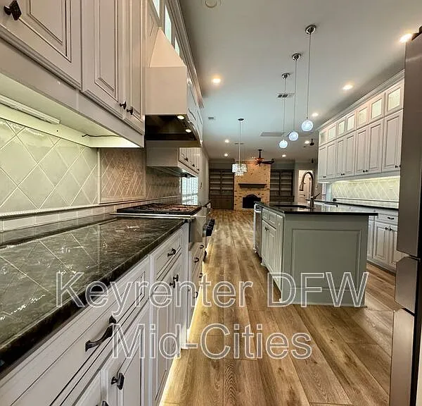 2417 Creekside Cir S — Photo 21