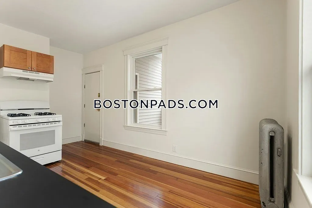 2 bed, 9999 sqft, $2,300 — Photo 1