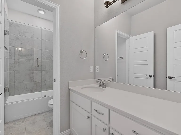 8261 Kentland Dr — Photo 32