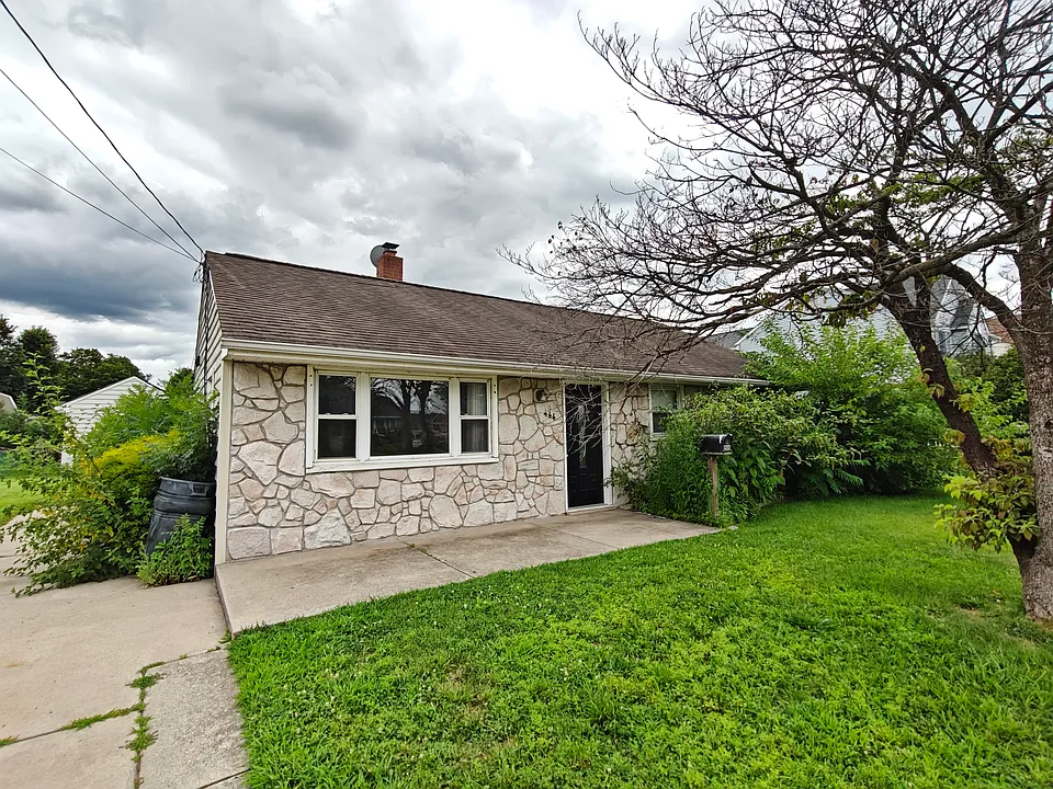 444 Colonial Rd
