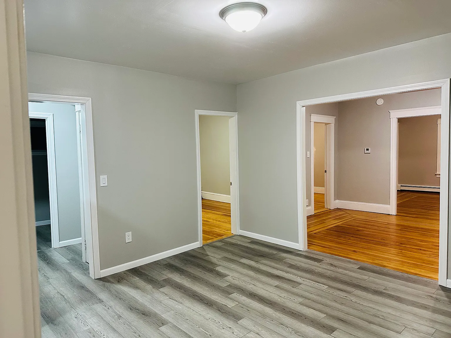 3 bed, 1300 sqft, $2,100 — Photo 2
