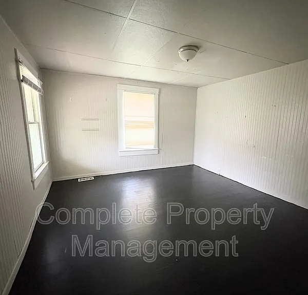 4029 44th Ave N #1 — Photo 3
