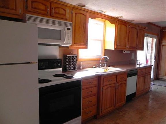 3rd image of 5325 Tamarack Trl