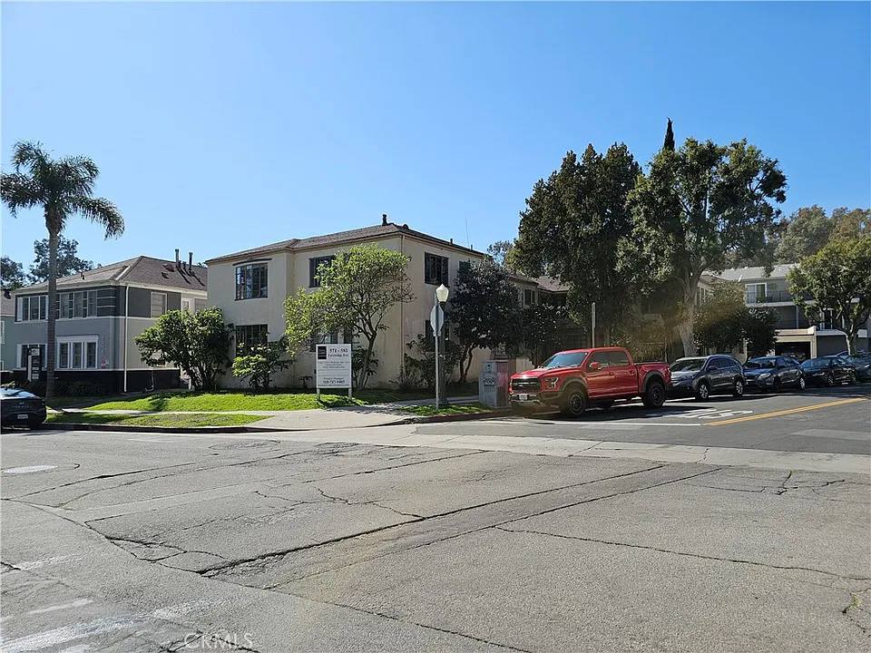 575 Levering Ave