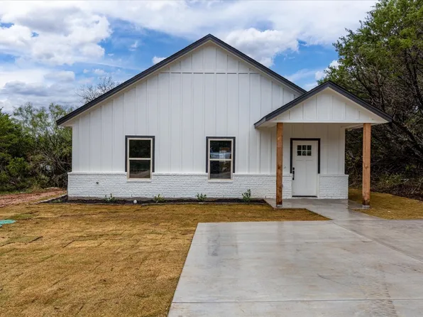 819 Arkansas River Dr, Granbury, TX 76048