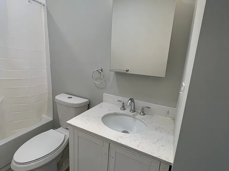 73 Pearl St #2 — Photo 15