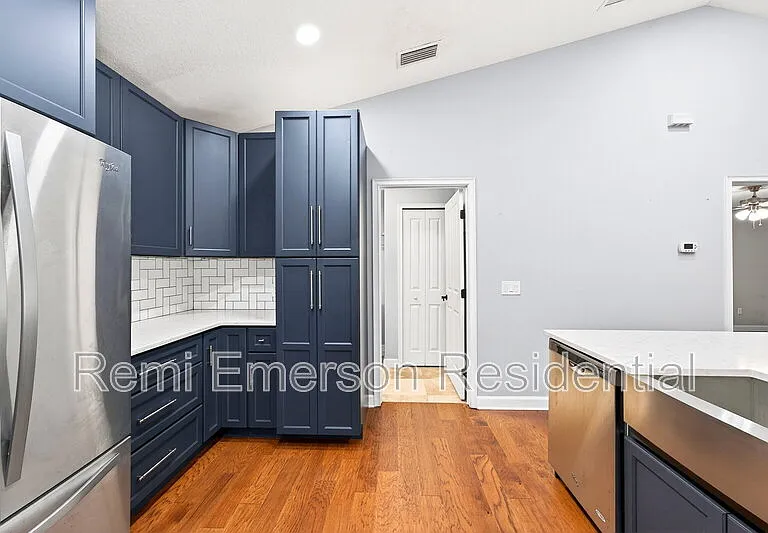 116 W 5th St — Photo 5