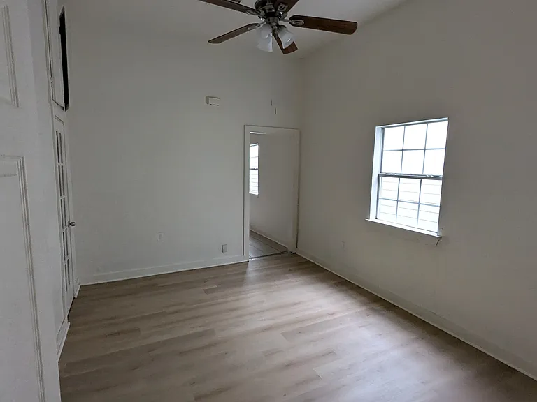 2914 Baudin St — Photo 5