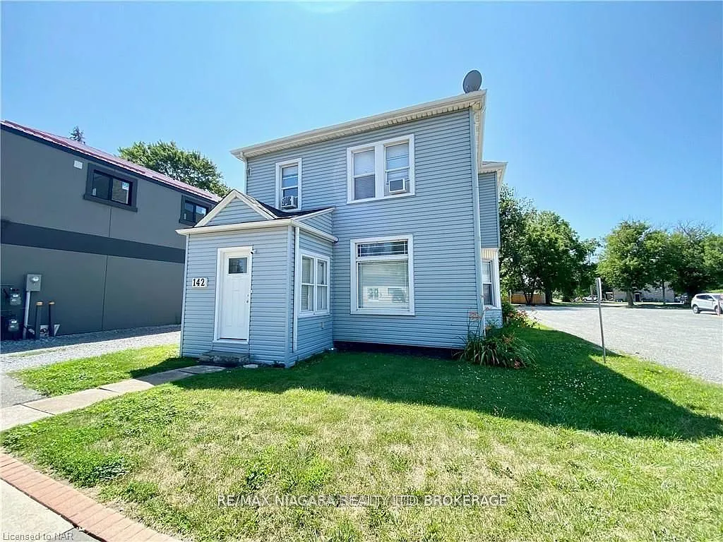Building Photo - 142 Main St W #REAR