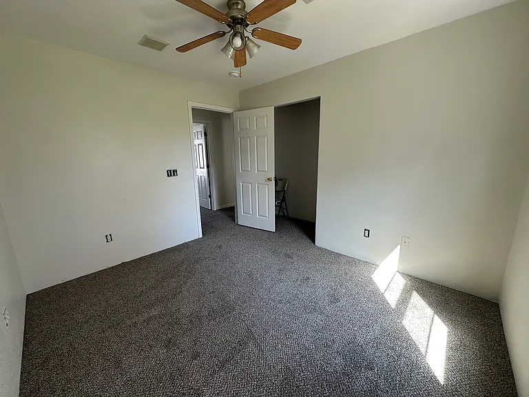 2739 Bleeker St — Photo 11