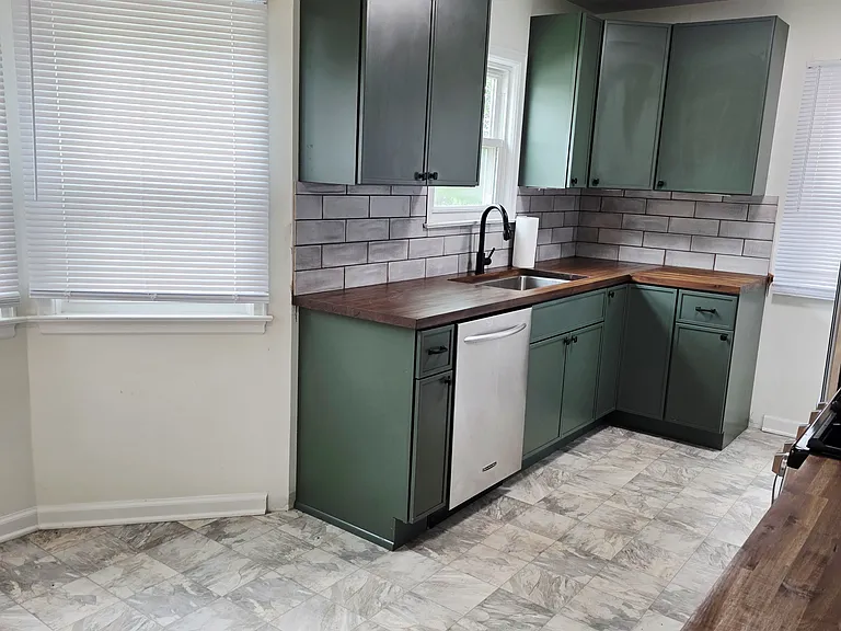 6332 Pierce St — Photo 3