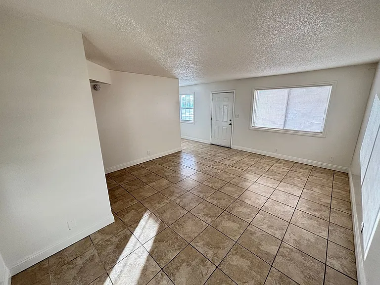 5132 Pebble Beach Blvd #B — Photo 13
