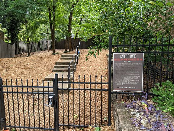 Town home overlooks dog park and has a private entry point from the patio. Great if you have a dog!