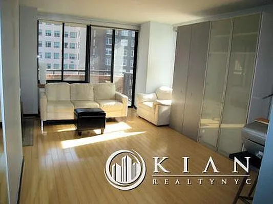 Rented by Kian Realty | media 17