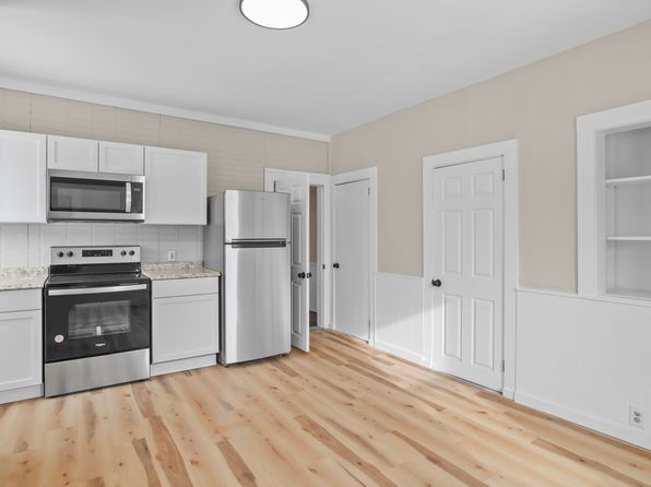 8 Pine St #1L