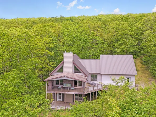 768 Hanging Rock Cir, New Castle, VA 24127