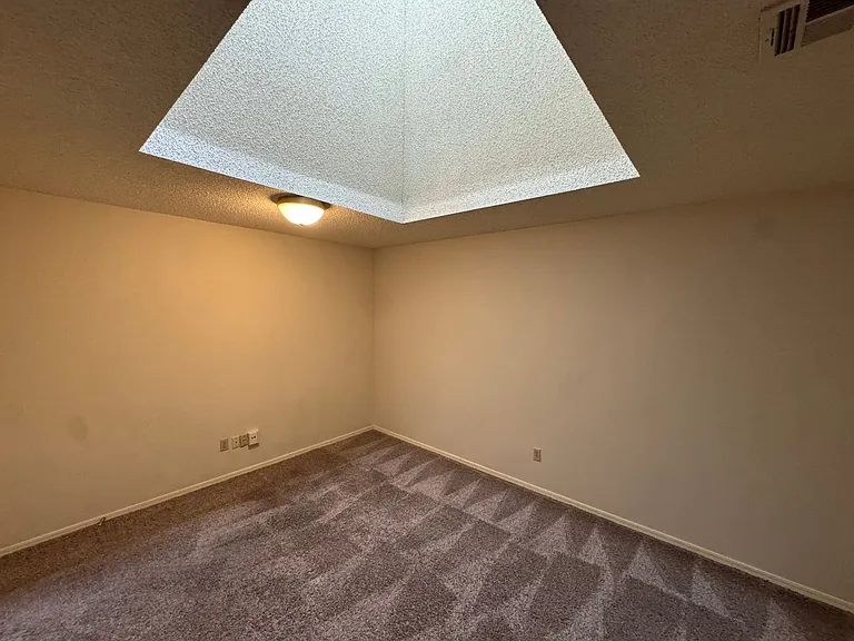 312 S 11th Pl — Photo 11