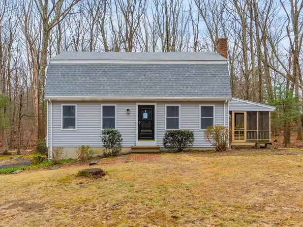 4 Causeway St, Medway, MA 02053