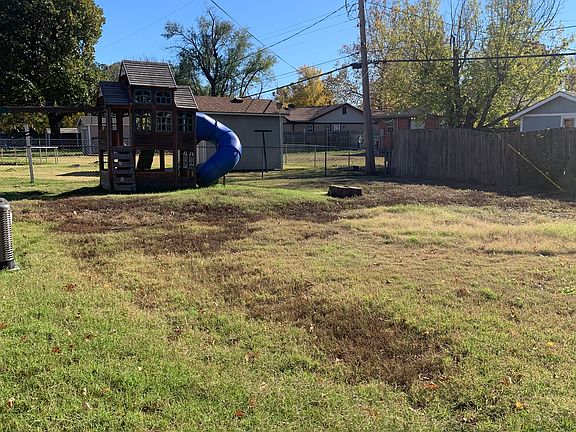3rd image of 855 N Brownthrush Ln