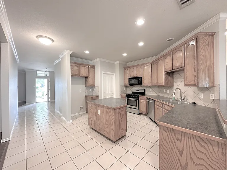 5020 Nash Ln — Photo 3