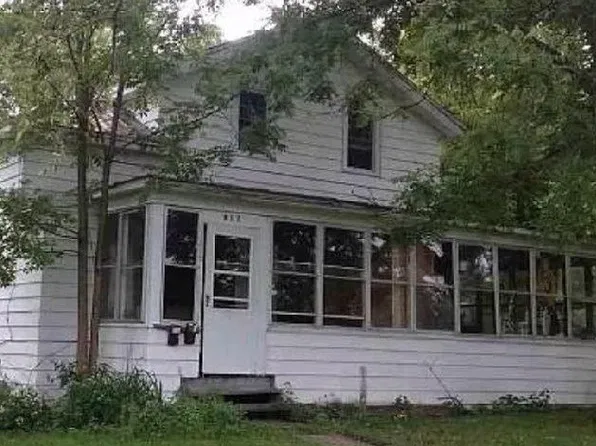 617 7th Ave #2, Baraboo, WI 53913