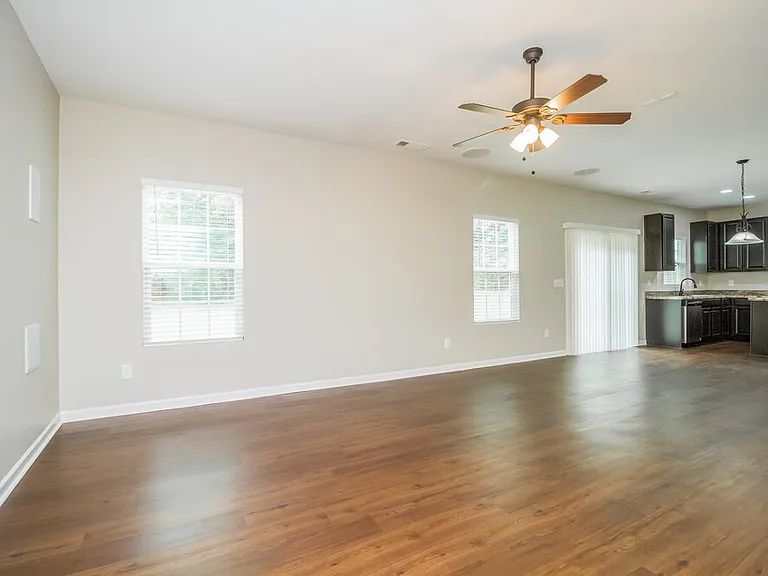 4004 Alicia Ln — Photo 4