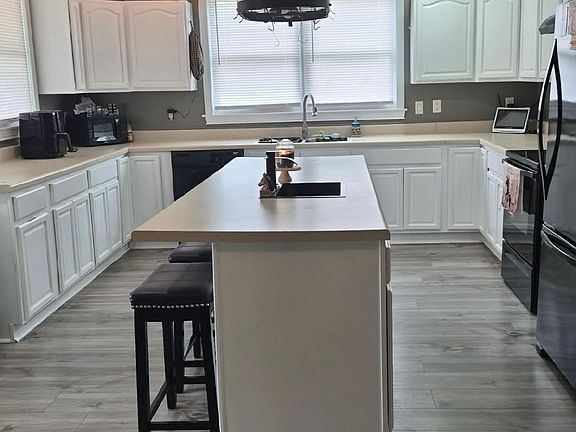 4th image of 135 Lovette Ln