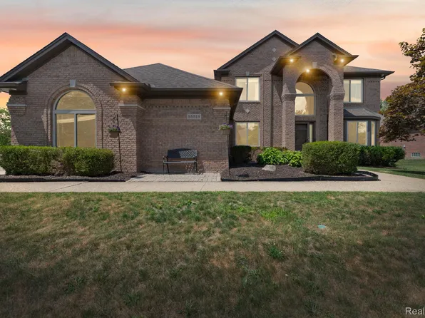 55513 Caesars Dr, Shelby Township, MI 48315