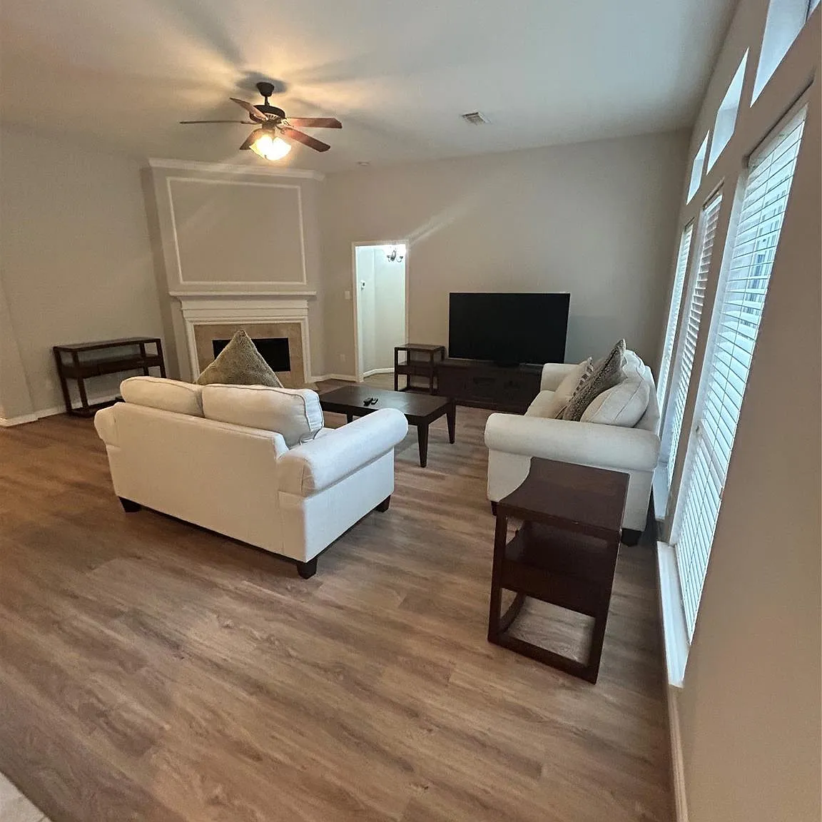 3 bed, 2.0 bath, 2578 sqft, $2,800 — Photo 4