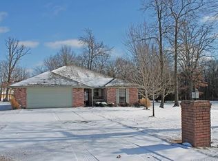 1130 Rolling Oaks Rd, Grove, OK 74344