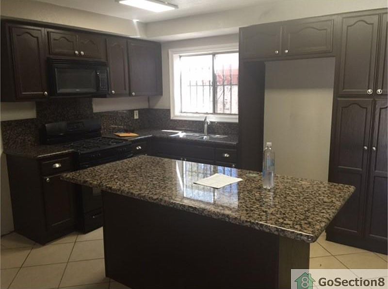 1st image of 722 E 116th Pl