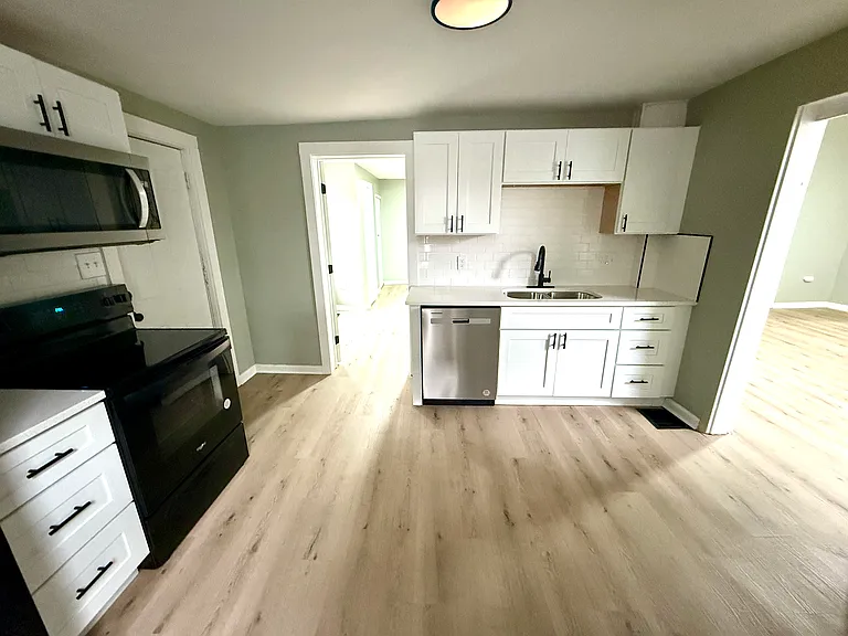 218 Clover St #218 — Photo 7