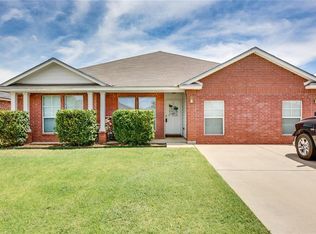 10125 Barton Creek Dr, Waco, TX 76708