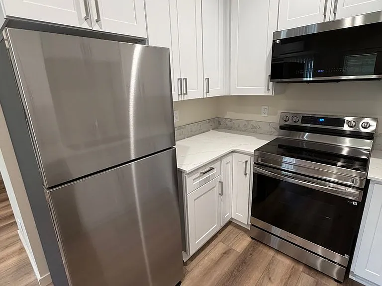 Lincoln St. Apartments — Photo 25