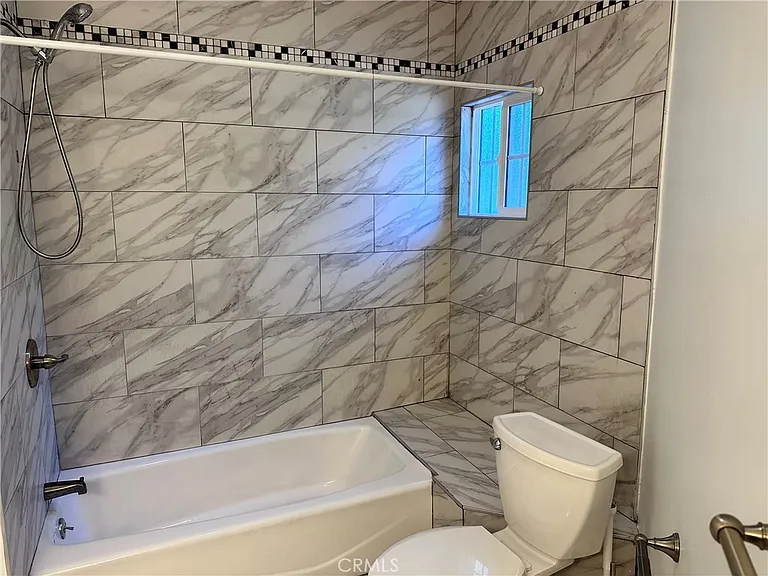 5371 Topeka Dr — Photo 21