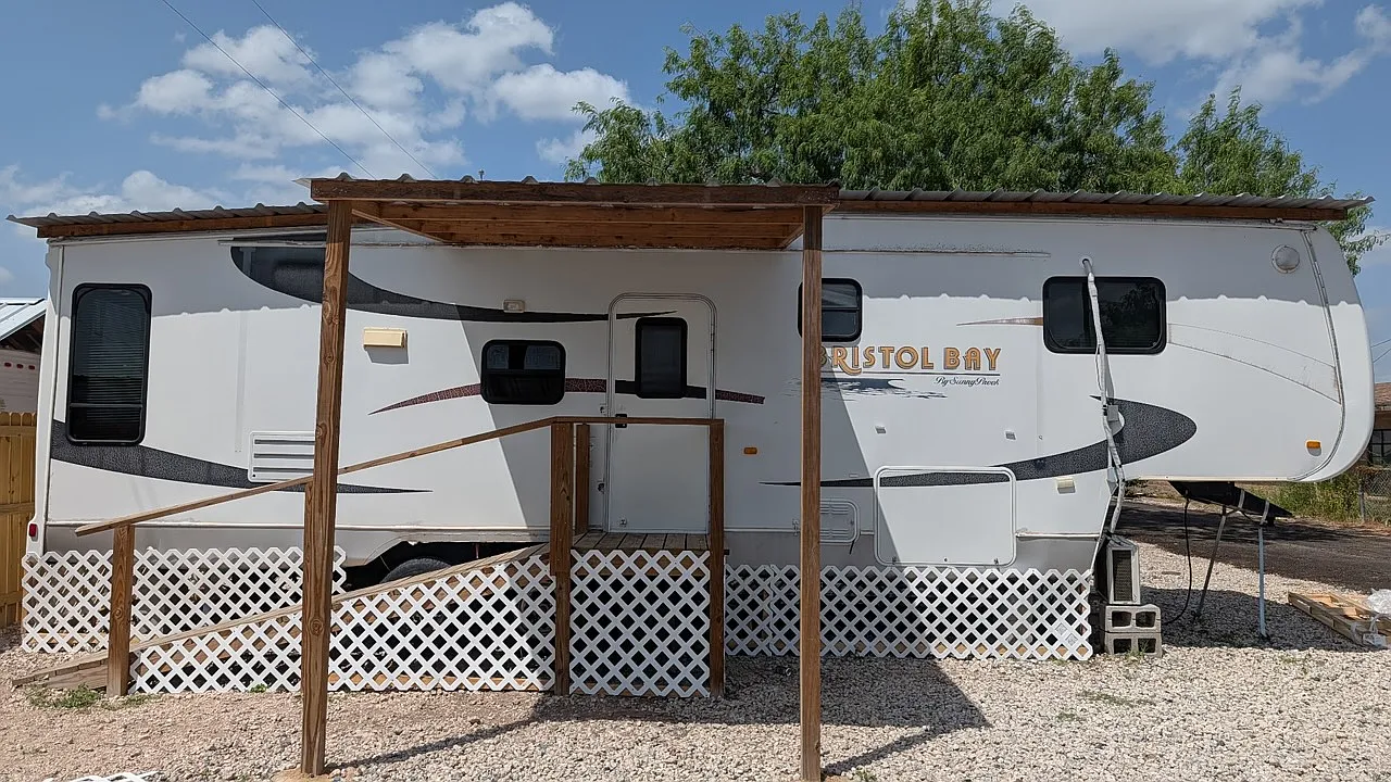 1 bed, $750 — Photo 1